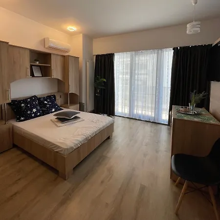 Summer G&g Apartment Năvodari