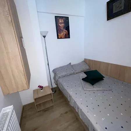 Summer G&g Apartment